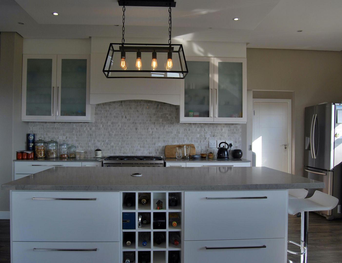 Project : The Howards, Capital Kitchens cc Capital Kitchens cc Classic style kitchen MDF