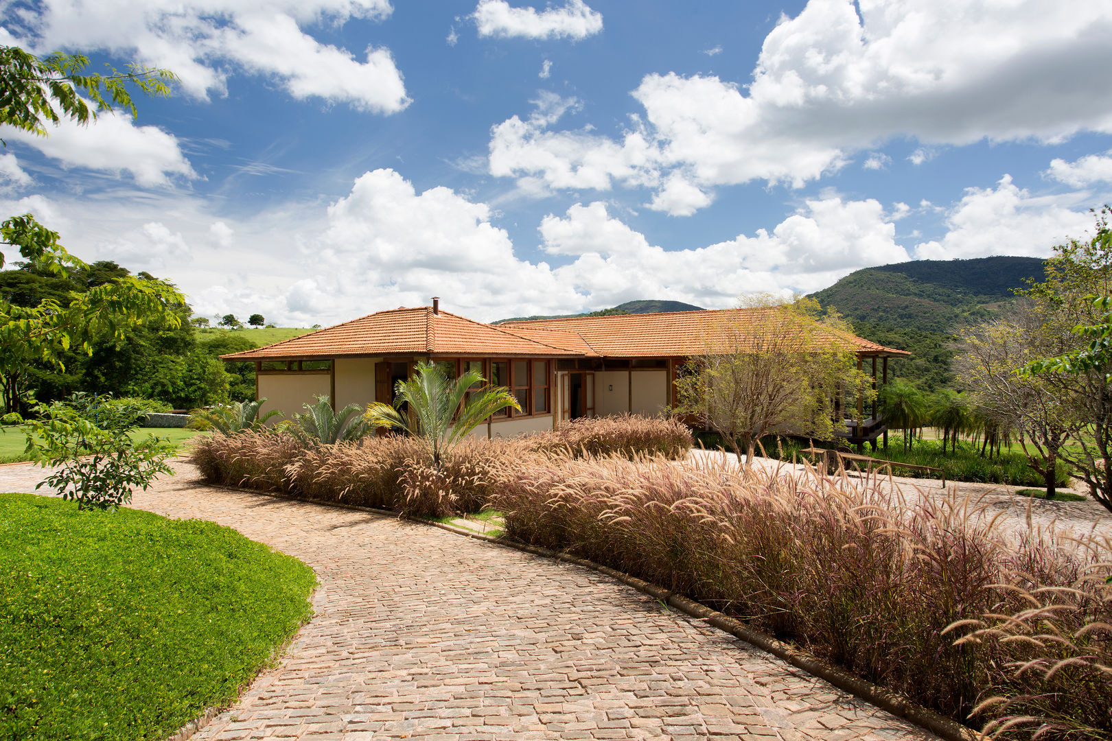 Fazenda Nascente, Gisele Taranto Arquitetura Gisele Taranto Arquitetura Casas campestres