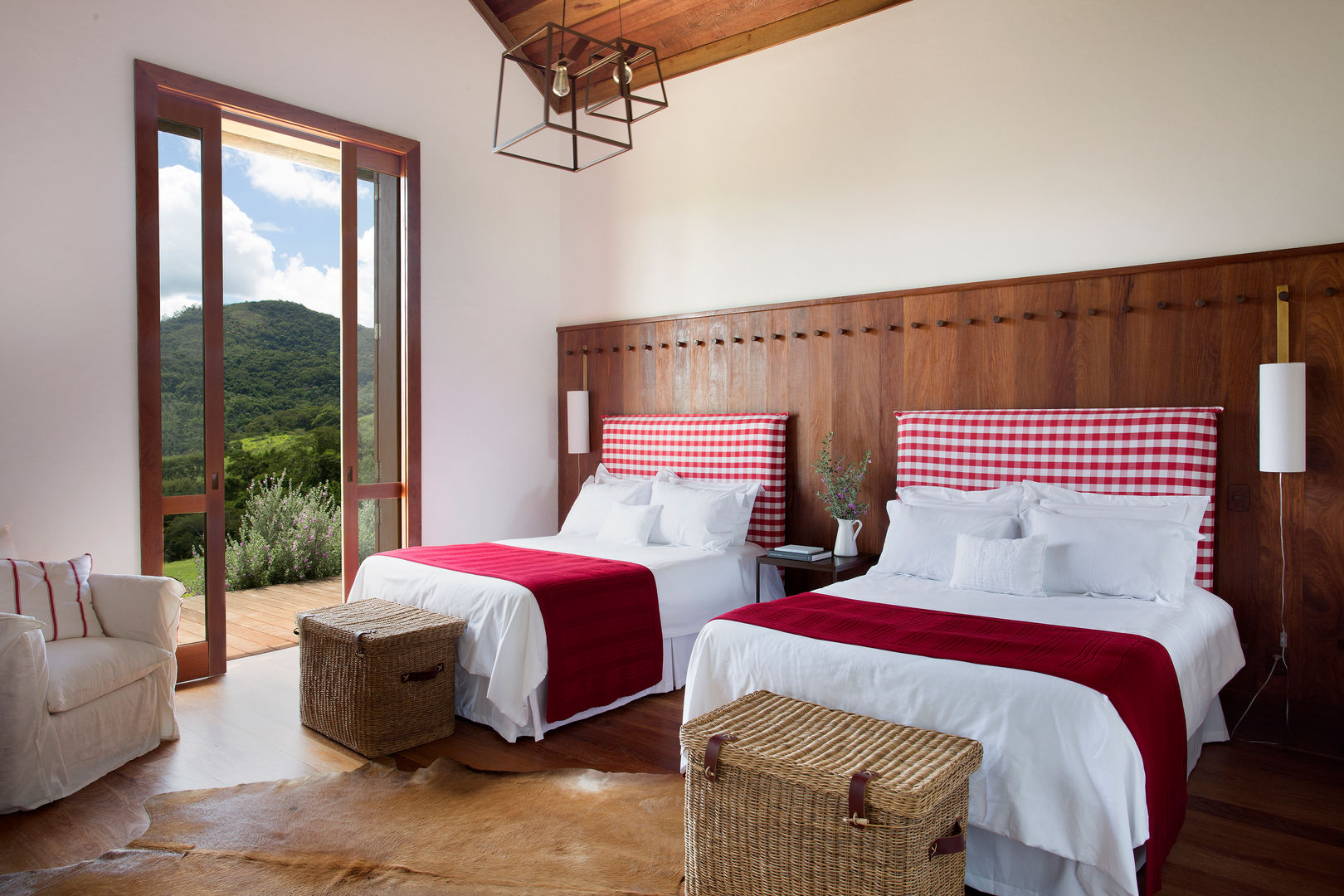 Fazenda Nascente, Gisele Taranto Arquitetura Gisele Taranto Arquitetura Kamar Tidur Gaya Country