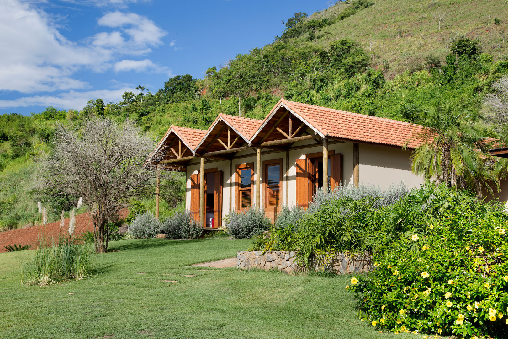 Fazenda Nascente, Gisele Taranto Arquitetura Gisele Taranto Arquitetura Country style houses