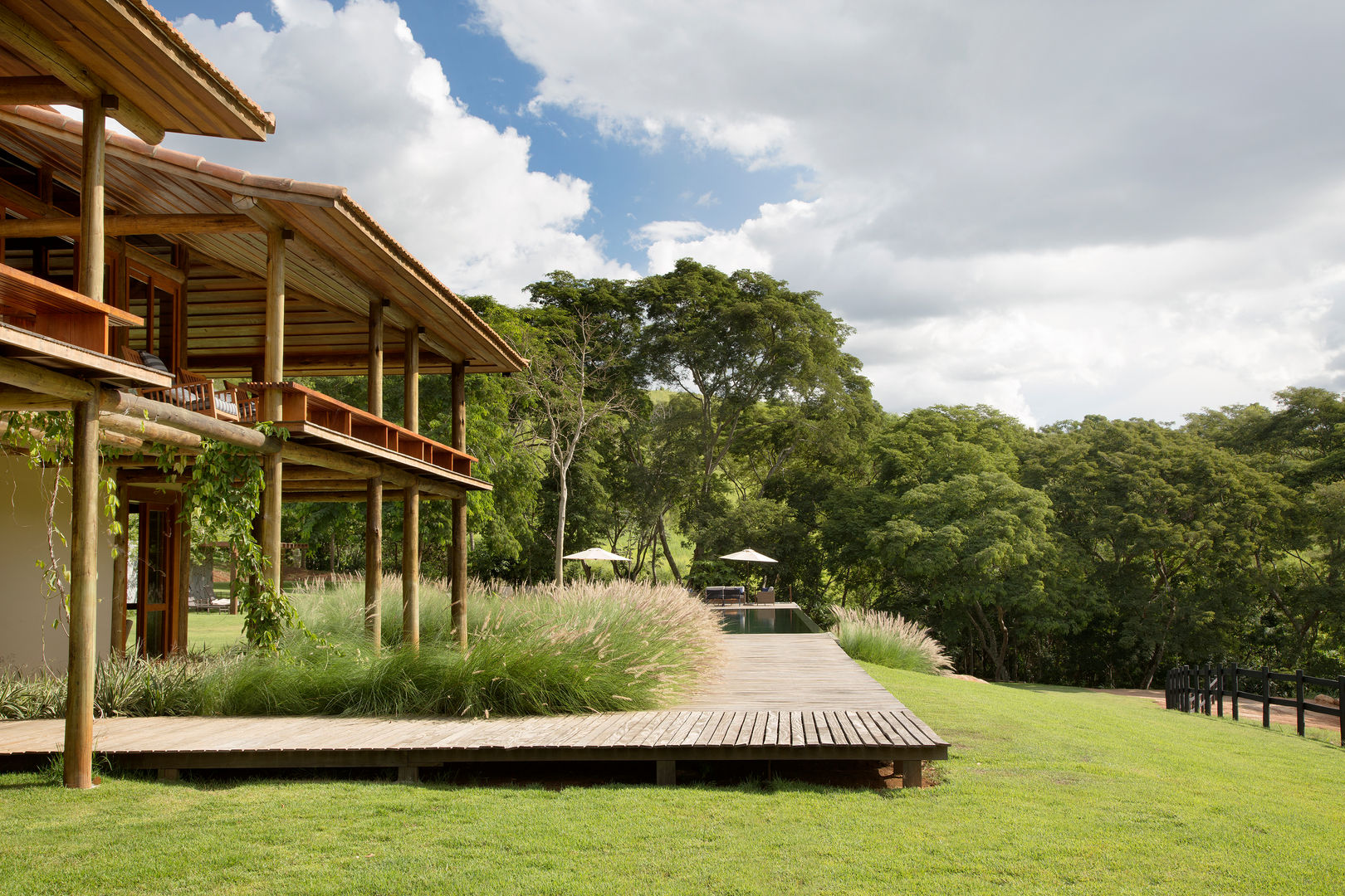 Fazenda Nascente, Gisele Taranto Arquitetura Gisele Taranto Arquitetura Casas de estilo rural