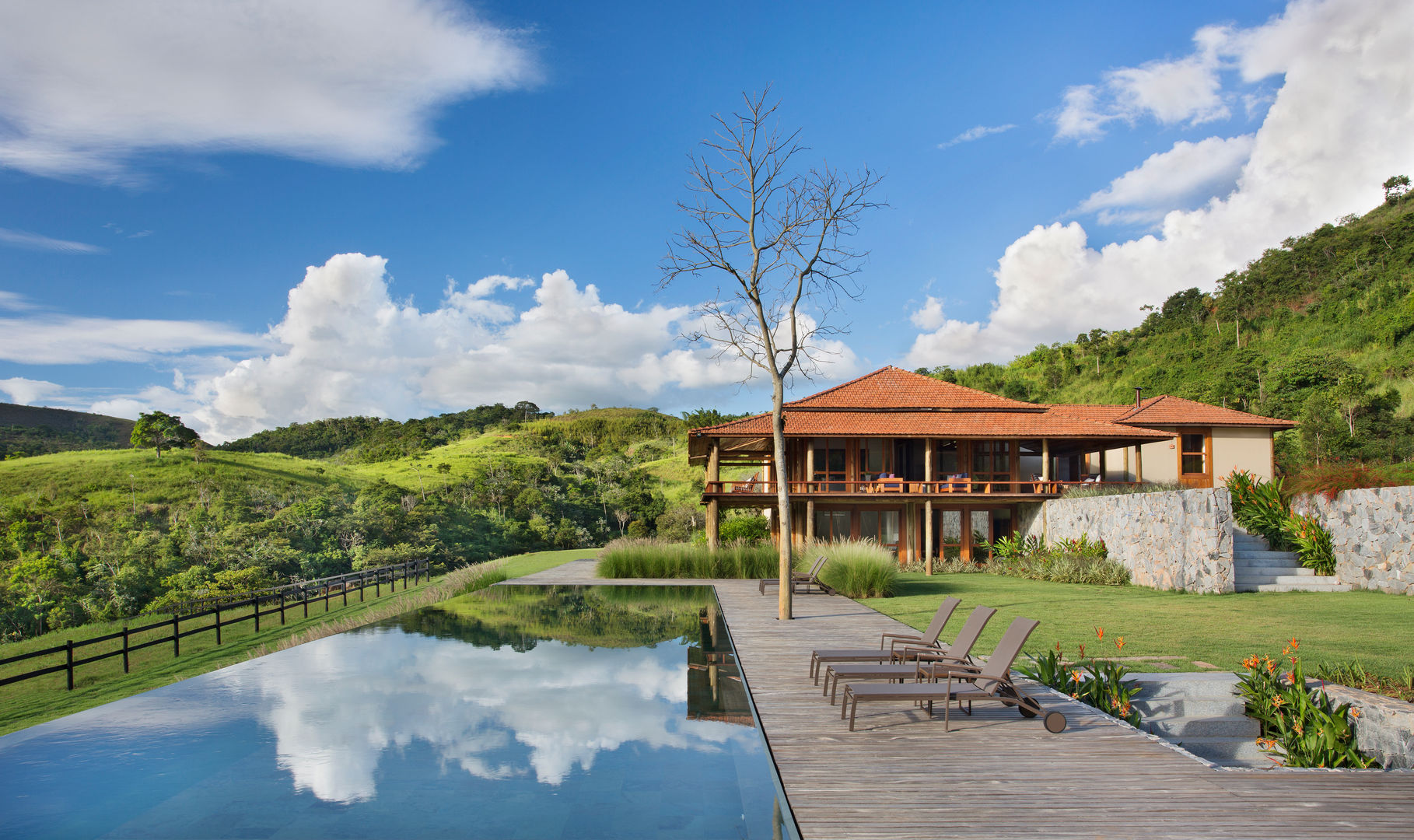 Fazenda Nascente, Gisele Taranto Arquitetura Gisele Taranto Arquitetura Pool