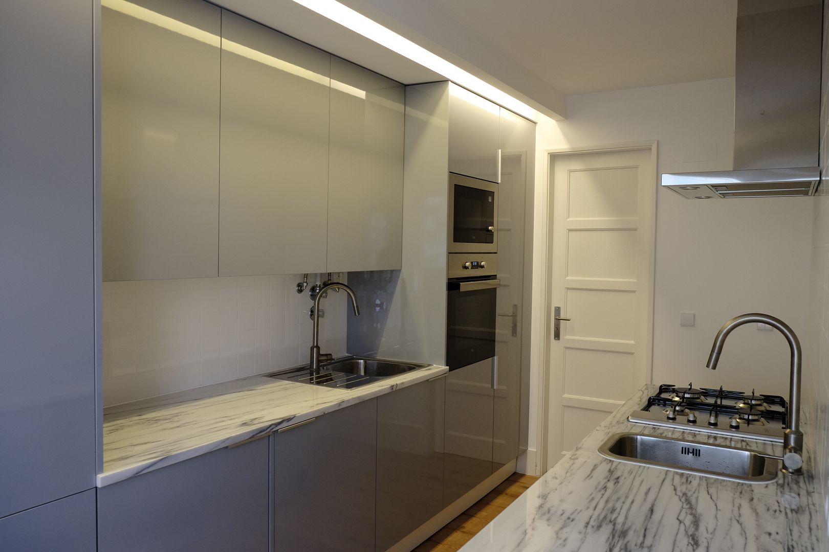 Apartamento em Lisboa - Casa Adilson, Nuno Paiva Nuno Paiva Minimalist kitchen