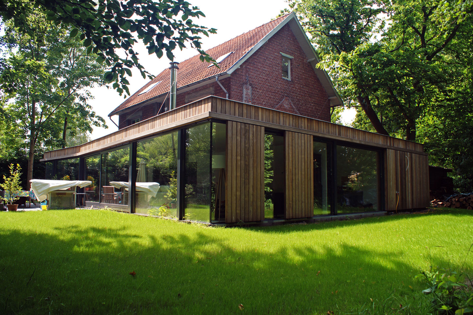 Renovatie en uitbreiding vrijstaande woning, studio architecture studio architecture Casas de estilo rural Madera Acabado en madera