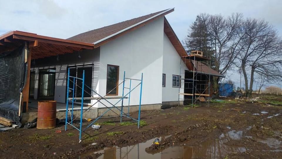 Casa El Huertón, San Cristobal hnos constructora San Cristobal hnos constructora منازل