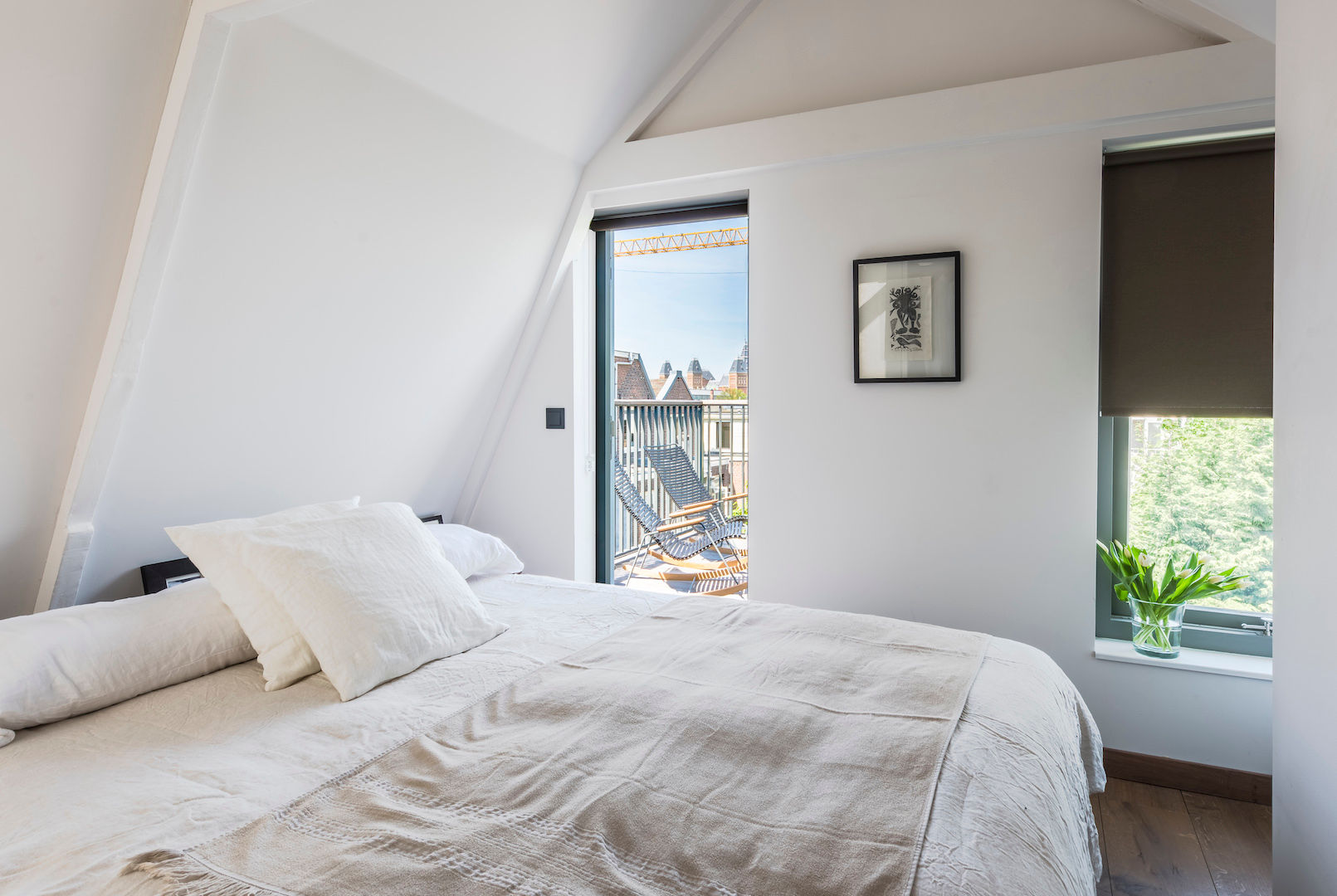 Loft bedroom homify Dormitorios modernos: Ideas, imágenes y decoración Bed,attic bedroom,loft bedroom,small bedroom