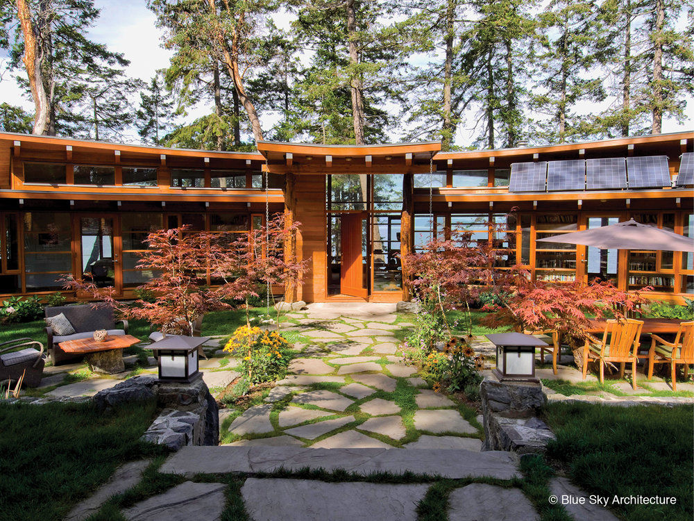 Garden Courtyard Helliwell + Smith • Blue Sky Architecture Modern corridor, hallway & stairs