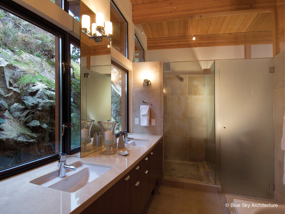 Modern Bathroom Helliwell + Smith • Blue Sky Architecture Modern bathroom