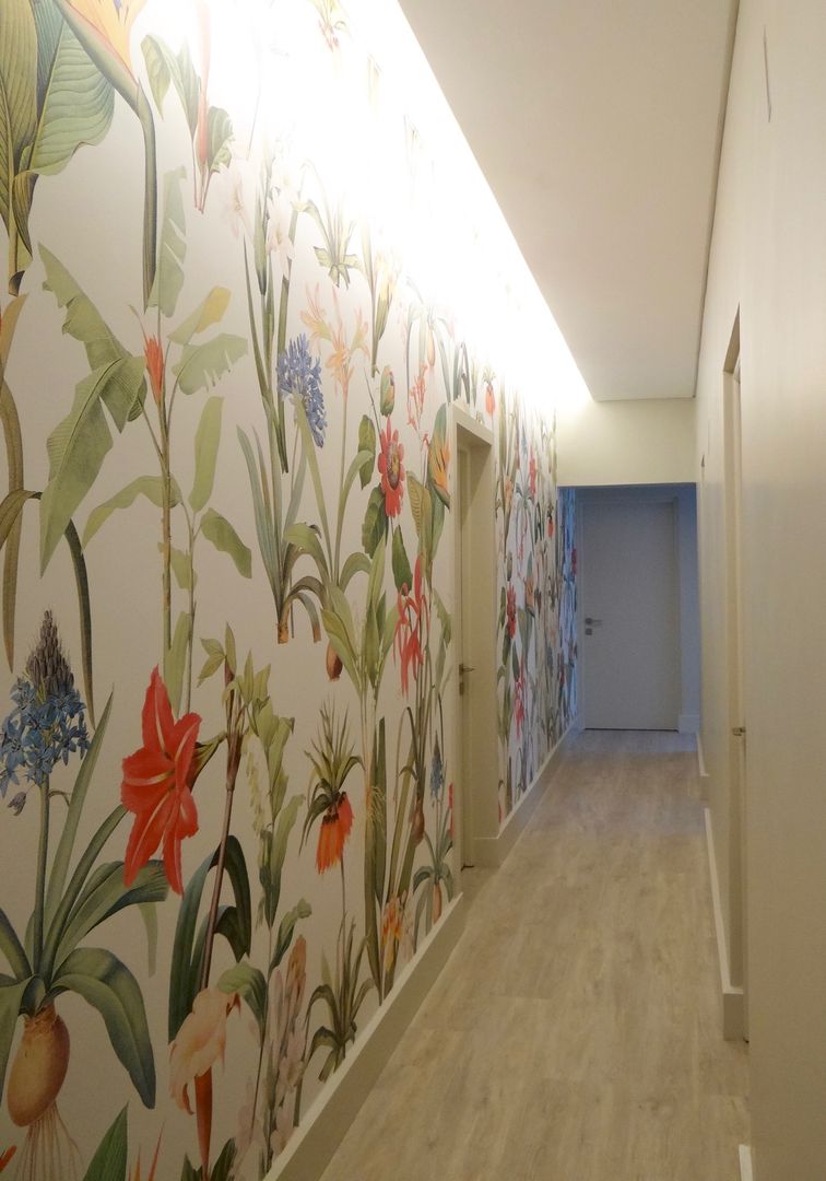 Hallway - After: minimalist by Turquoise , Minimalist