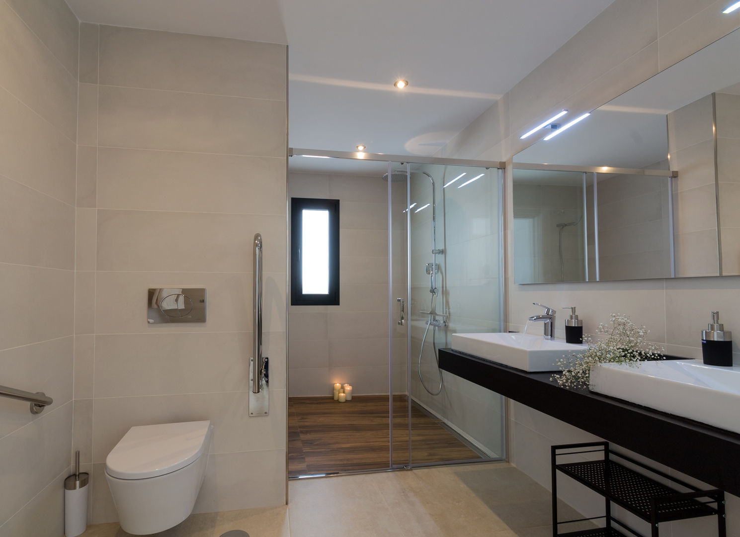 Proyecto de Home staging y fotografía en villa de alquiler vacacional "Royal", Home & Haus | Home Staging & Fotografía Home & Haus | Home Staging & Fotografía Salle de bain minimaliste