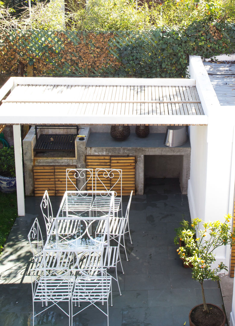 Remodelación de Casa Del Inca por RENOarq, RENOarq RENOarq Modern balcony, veranda & terrace