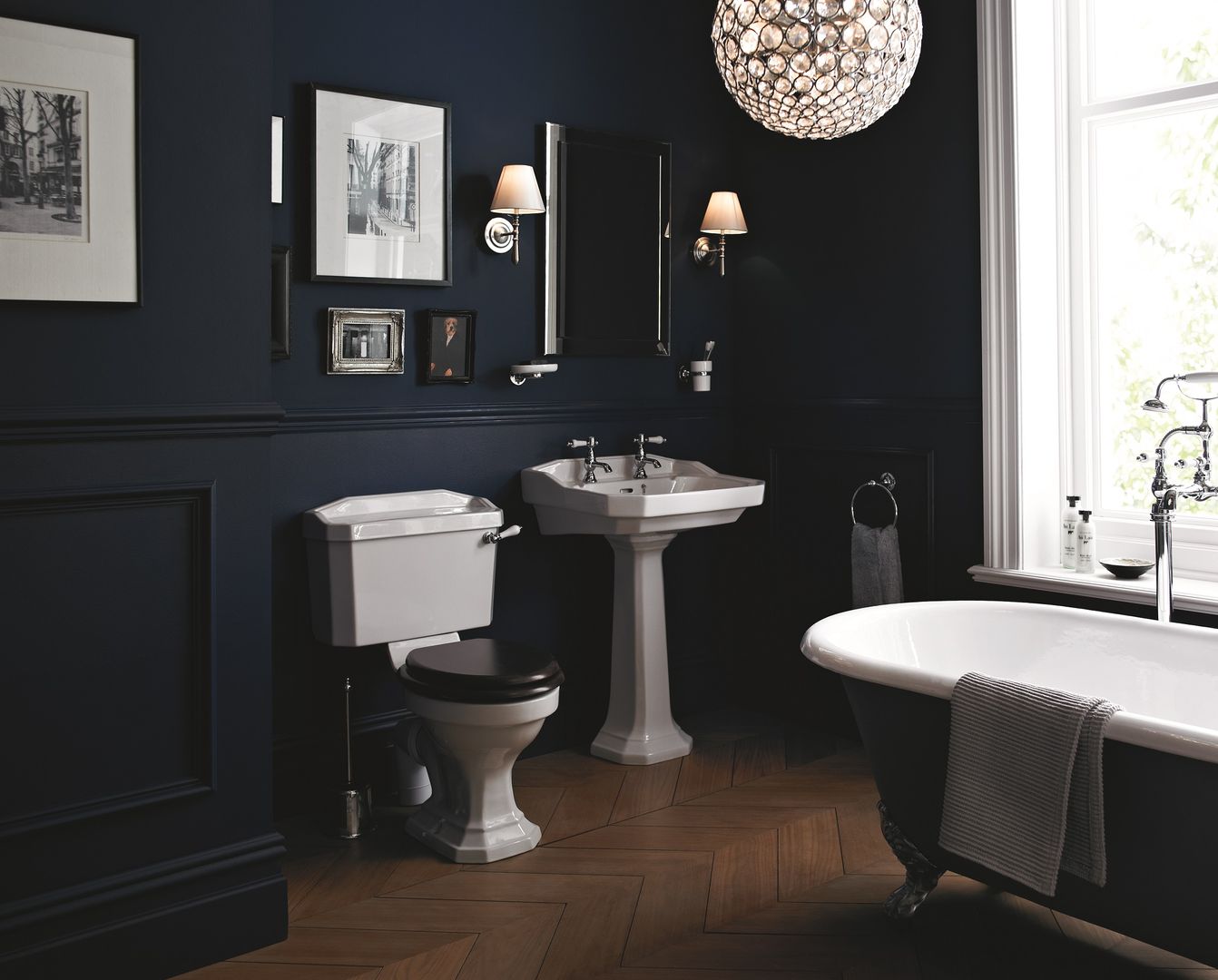 Granley suite Heritage Bathrooms クラシックスタイルの お風呂・バスルーム Granley