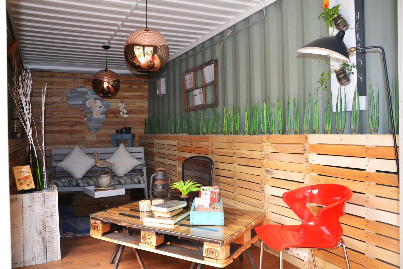 Container Living, Acton Gardens Acton Gardens Salon industriel