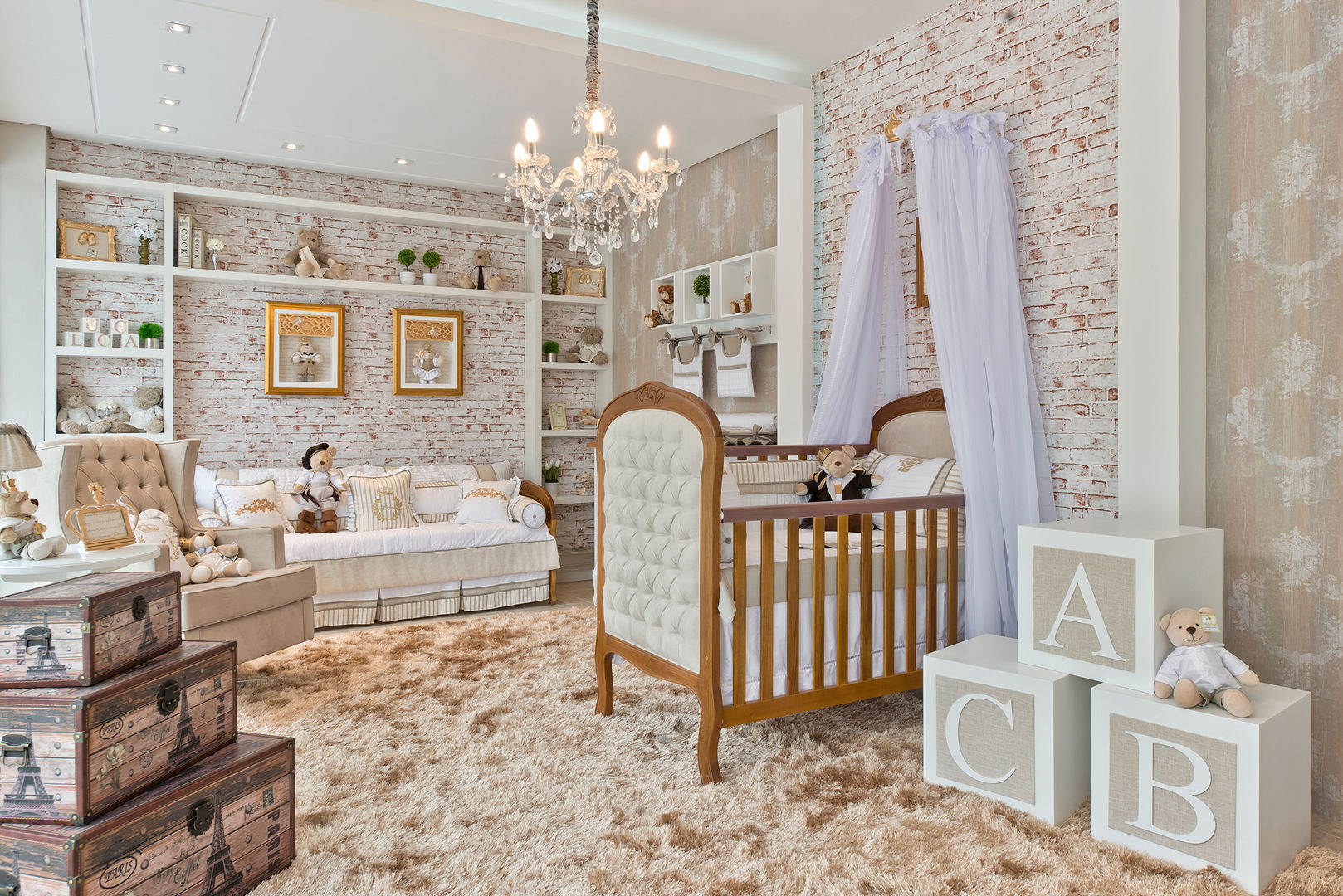 Quarto de bebê clássico e rústico, KIDS Arquitetura para pequenos KIDS Arquitetura para pequenos Classic style nursery/kids room Wood Wood effect