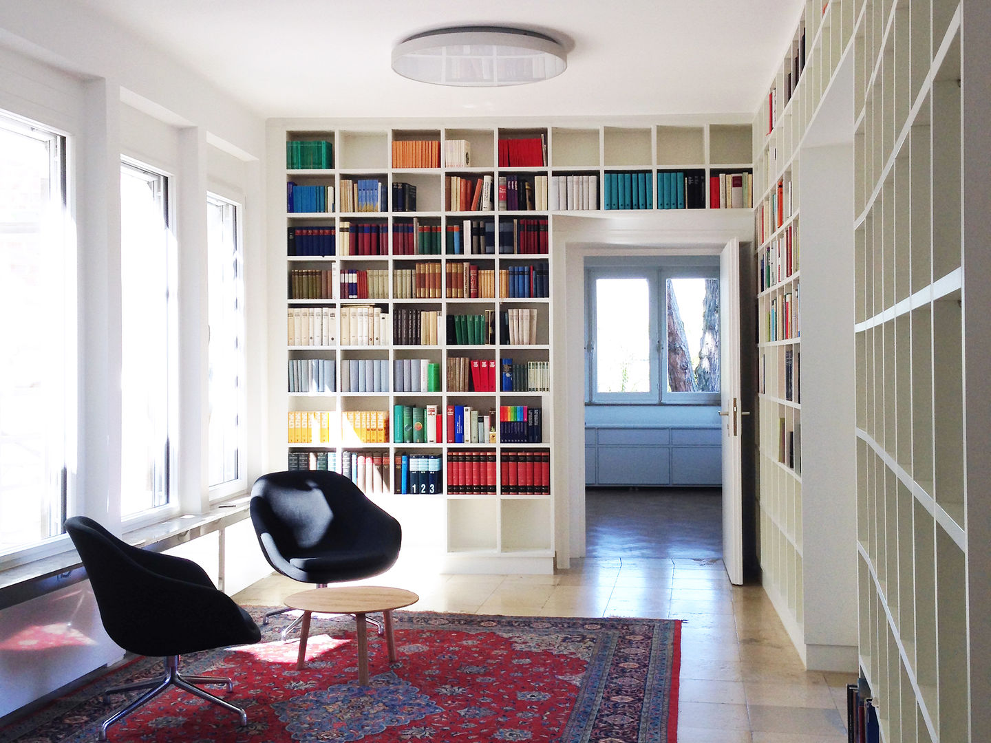 Landesbischof Dienstsitz Stuttgart, Bibliothek spek Design Moderne Arbeitszimmer Möbel,Eigentum,Fenster,Bücherregal,Regal,Leuchte,Gebäude,Regale,Couch,Holz