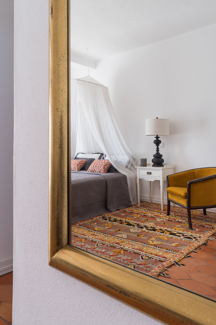 Casa de férias no Algarve, The Interiors Online The Interiors Online Dormitorios eclécticos