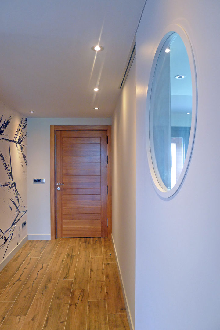 Vivienda en Veigue, AD+ arquitectura AD+ arquitectura Rustic style corridor, hallway & stairs لکڑی Wood effect