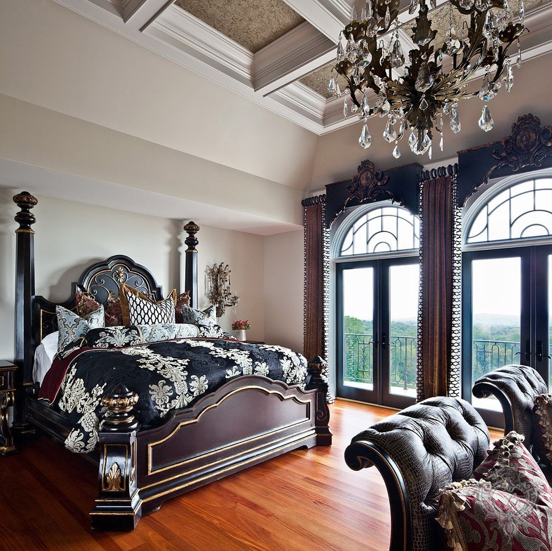 Old World Charm, Kellie Burke Interiors Kellie Burke Interiors クラシカルスタイルの 寝室