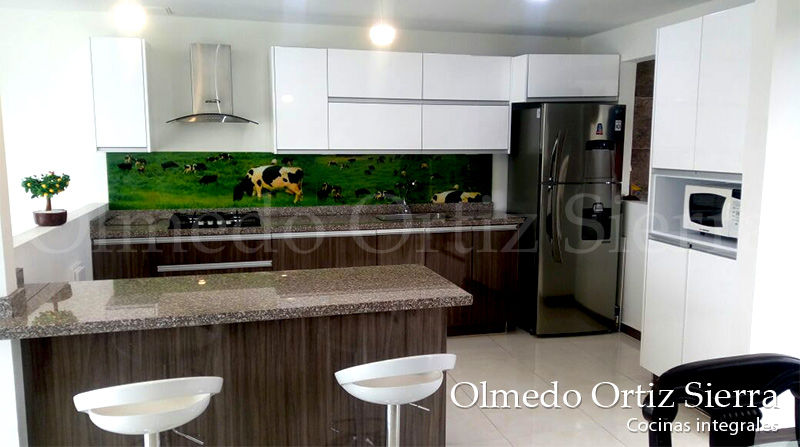 Cocina Moderna a La Medida Cocinas Integrales Olmedo Ortiz Sierra Cocinas de estilo moderno Madera Acabado en madera