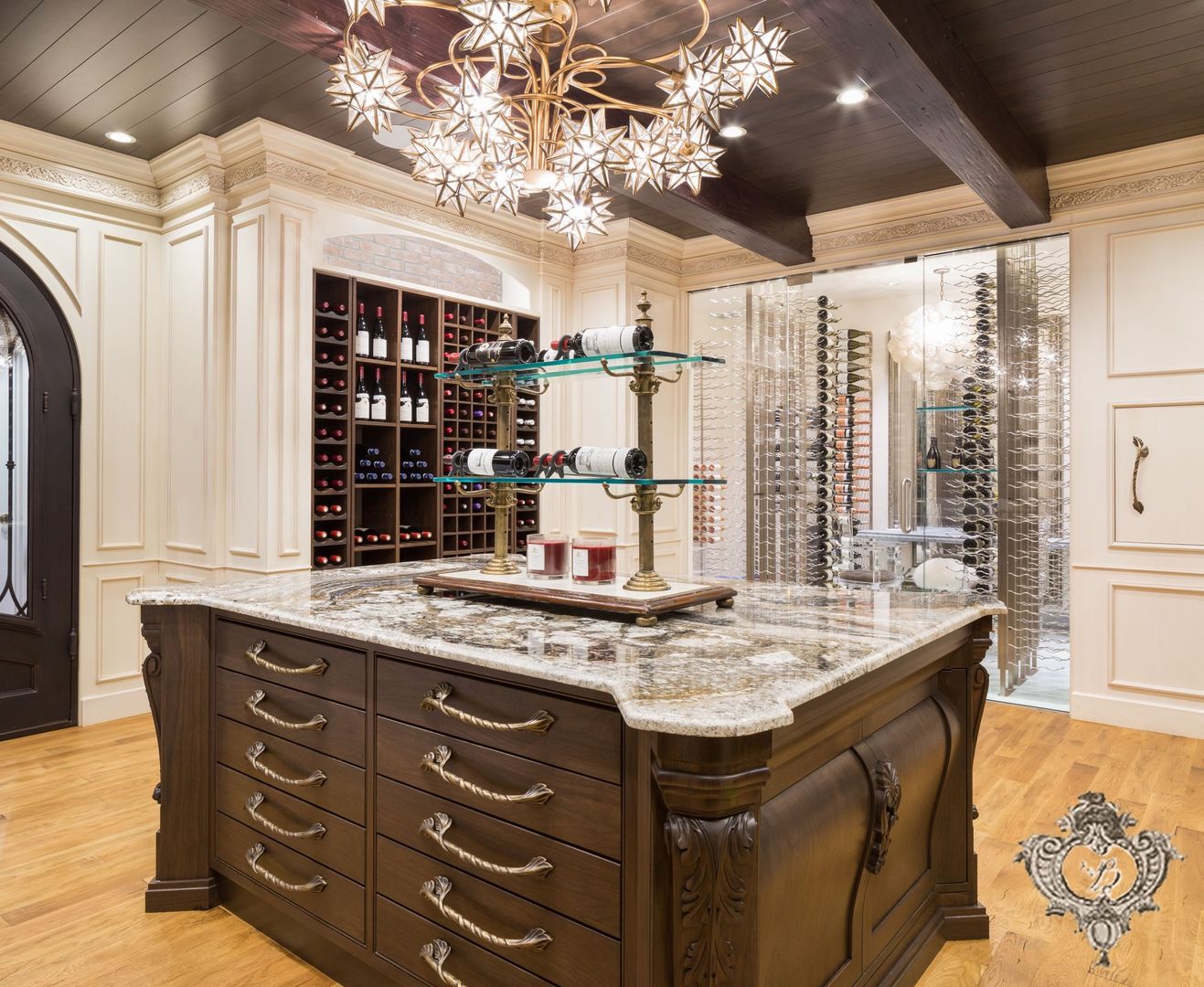 Glam House, Kellie Burke Interiors Kellie Burke Interiors Ruang Penyimpanan Wine/Anggur Klasik