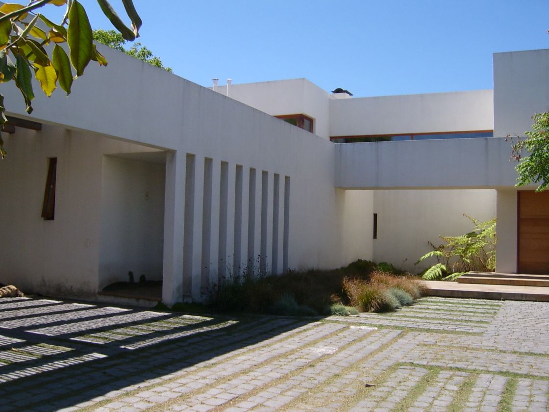 Casa Masay homify Casas de estilo mediterráneo Ladrillos