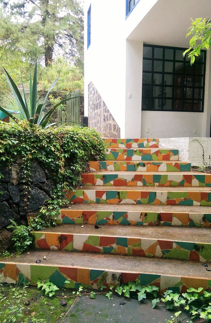 escalera casa Tigridia Paisaje Radical Jardines rústicos Concreto escalera mosaico