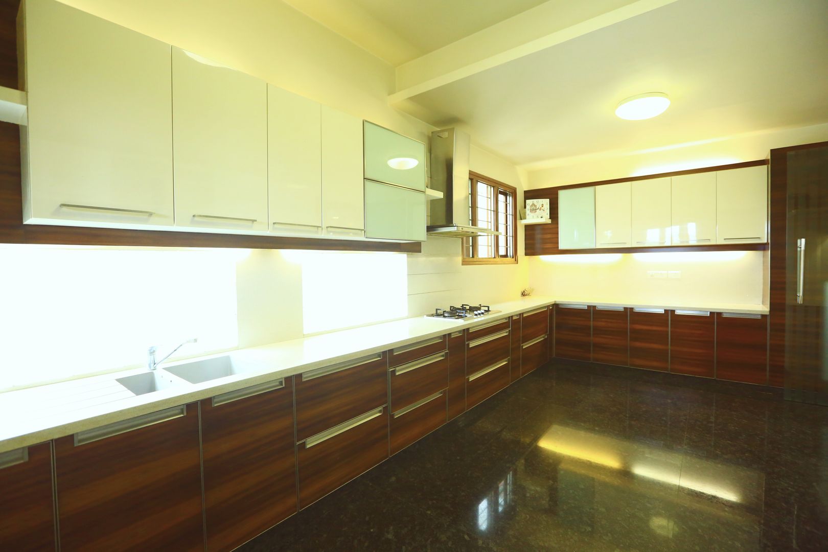 Residence at Sarjapur Road, Space Trend Space Trend Cozinhas modernas