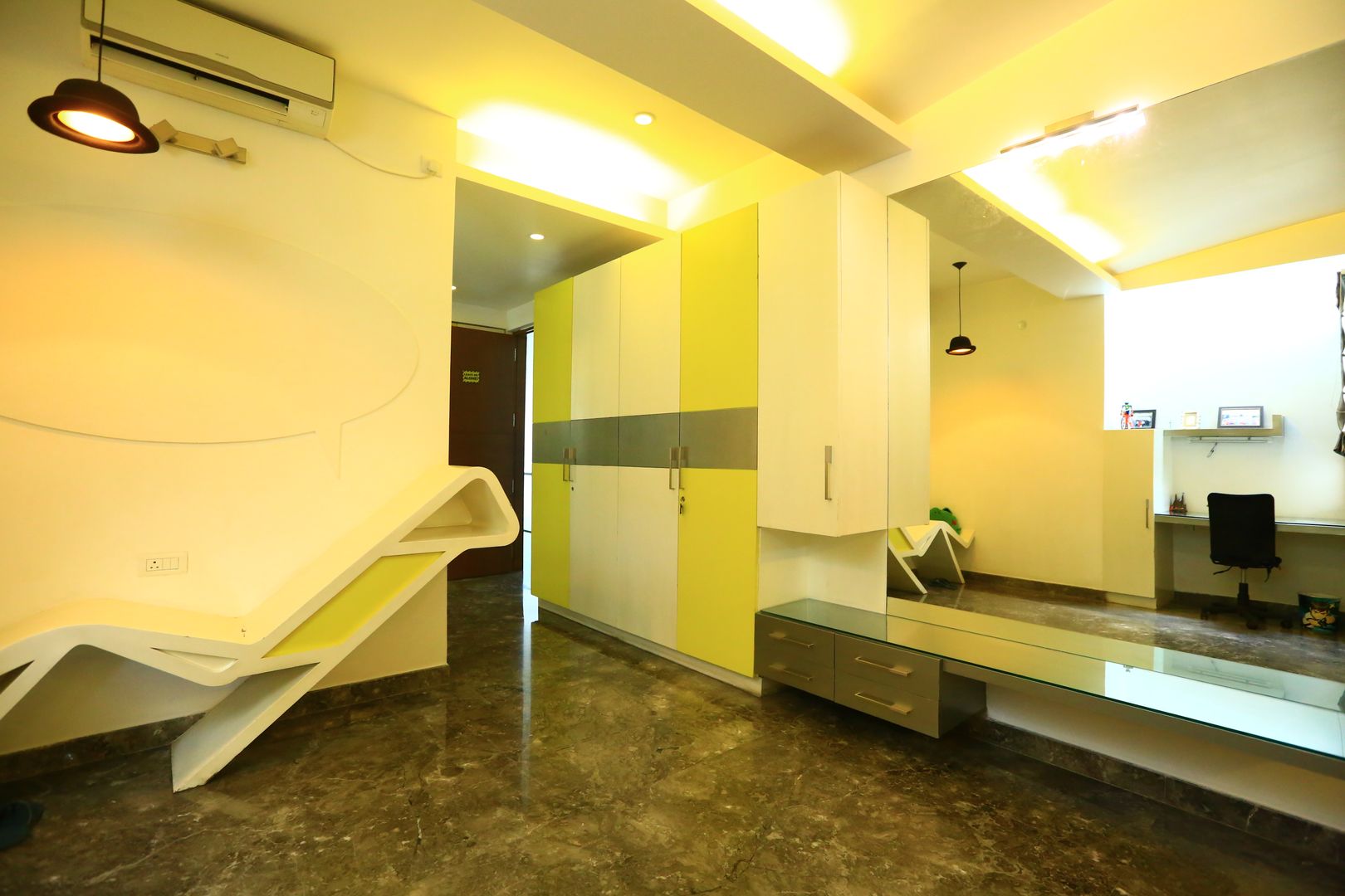 Residence at Sarjapur Road, Space Trend Space Trend Dormitorios de estilo moderno