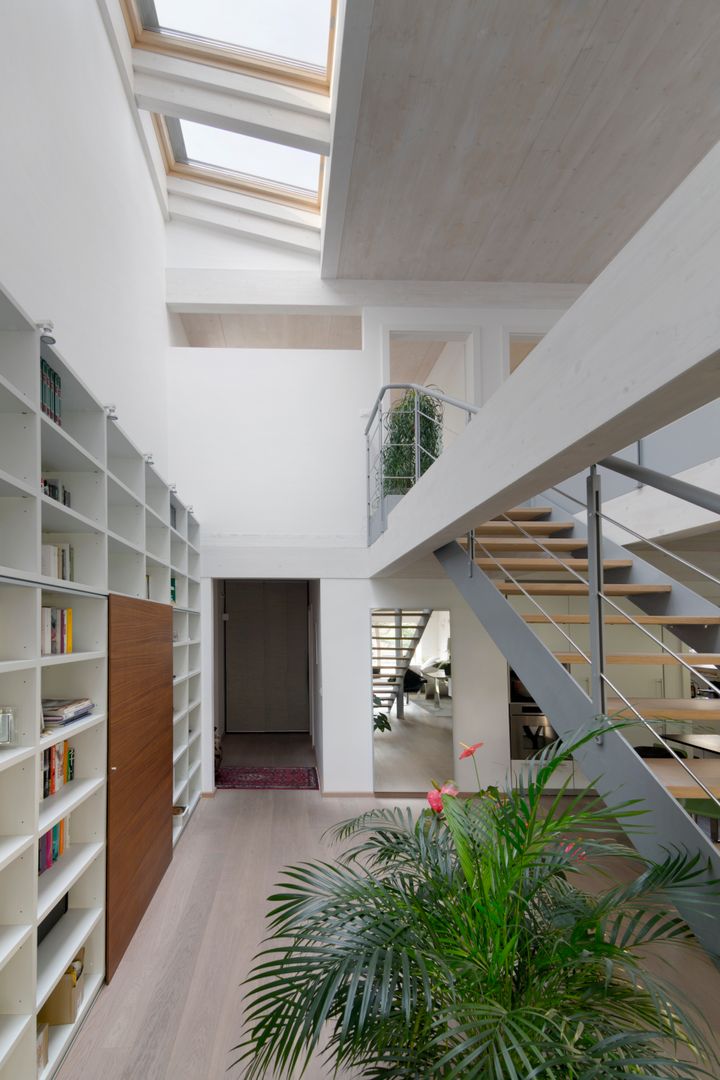 Casa SG, Studio Ecoarch Studio Ecoarch Modern corridor, hallway & stairs