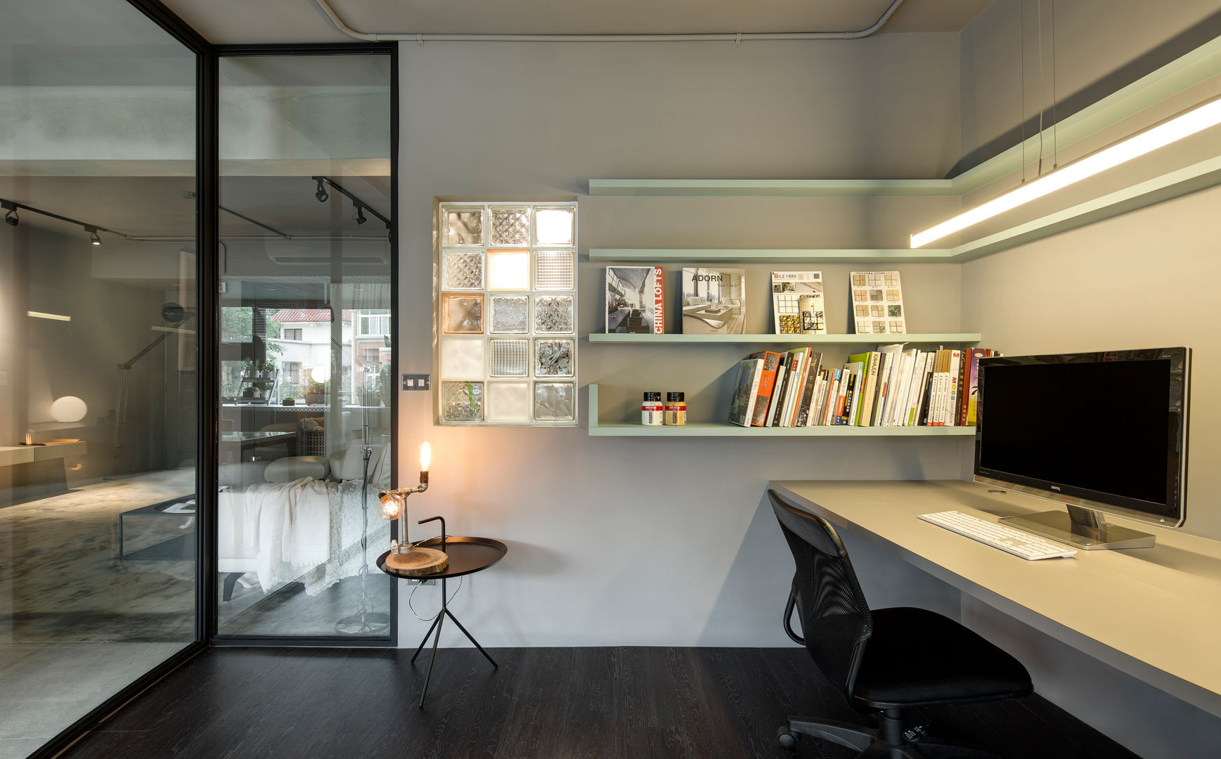 開放式書架展示你的藏書 磨設計 Minimalist study/office