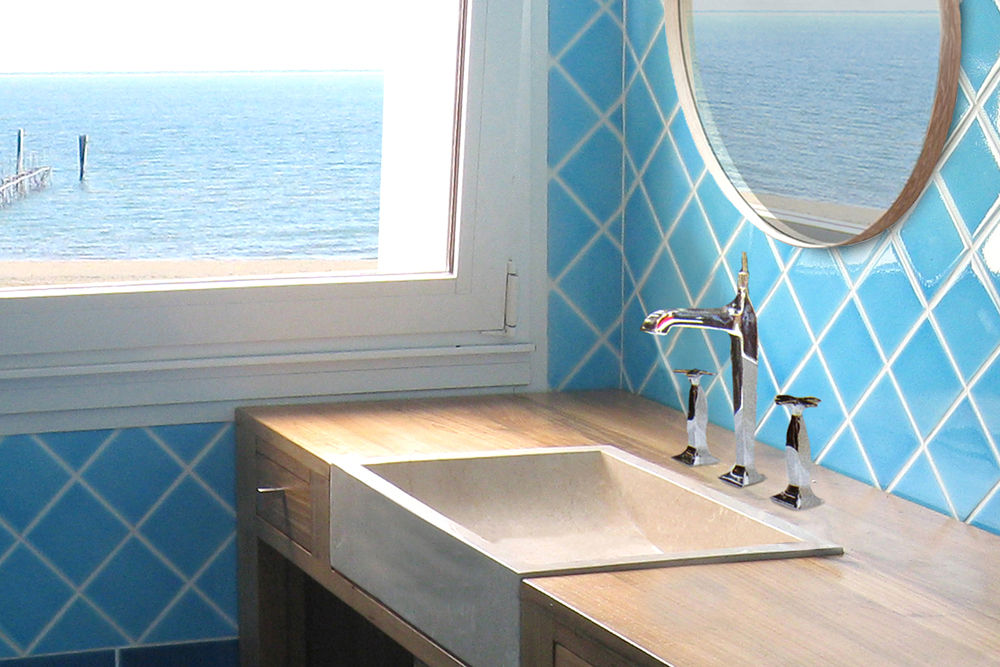 Appartamento al mare, Filippo Coltro architetto Filippo Coltro architetto Mediterranean style bathrooms