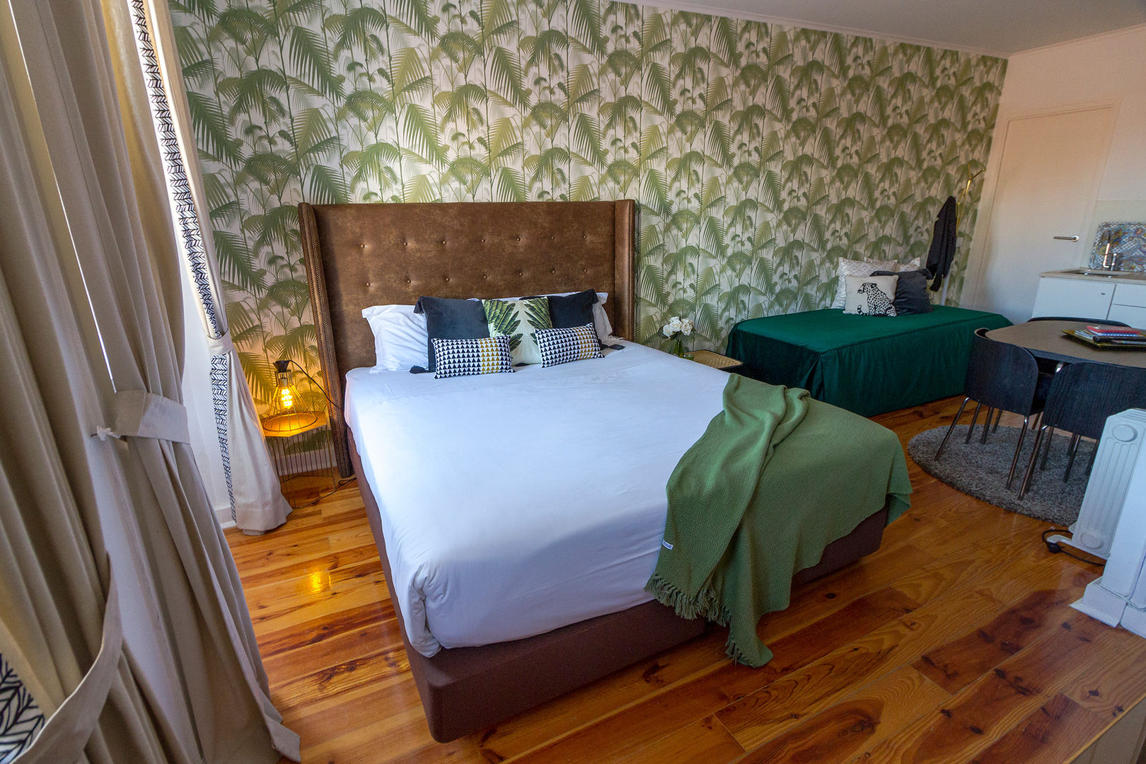 Apartamento T0 no Bairro Alto, Sizz Design Sizz Design Tropical style bedroom