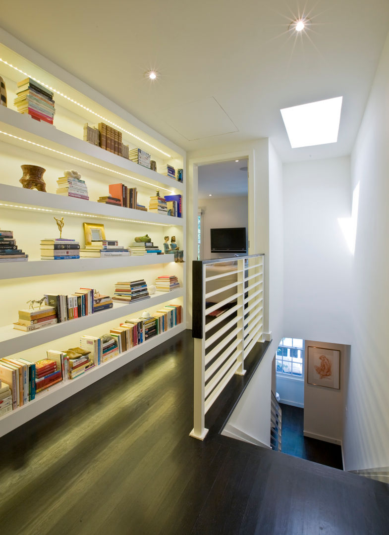 Tenleytown Rowhouse, FORMA Design Inc. FORMA Design Inc. Modern Corridor, Hallway and Staircase