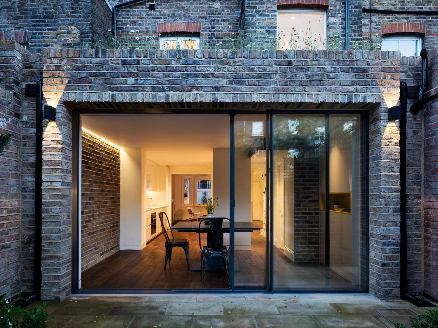 Rear extension Brosh Architects Casas modernas: Ideas, diseños y decoración Rear extension,sliding doors