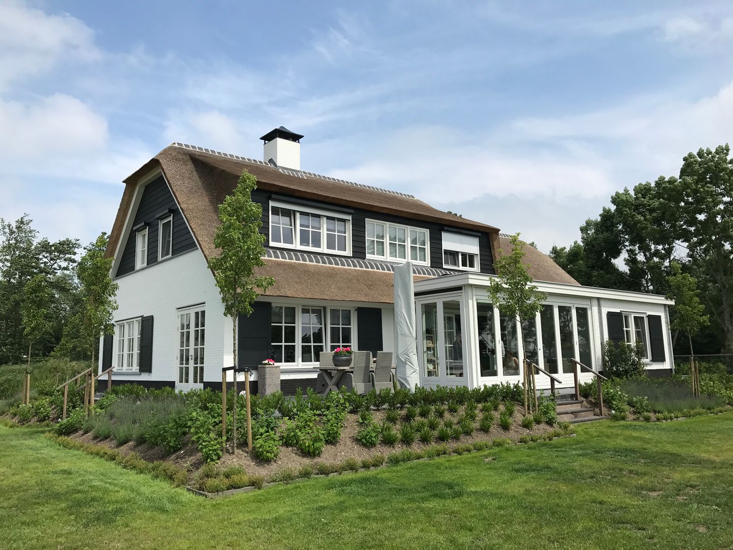 ​Landelijke woning Bleskensgraaf, Brand I BBA Architecten Brand I BBA Architecten Casas de estilo rural