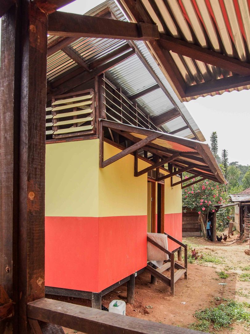 Sistema de Vivienda de Interés Social Rural (VISR), ENSAMBLE de Arquitectura Integral ENSAMBLE de Arquitectura Integral Country style bedroom