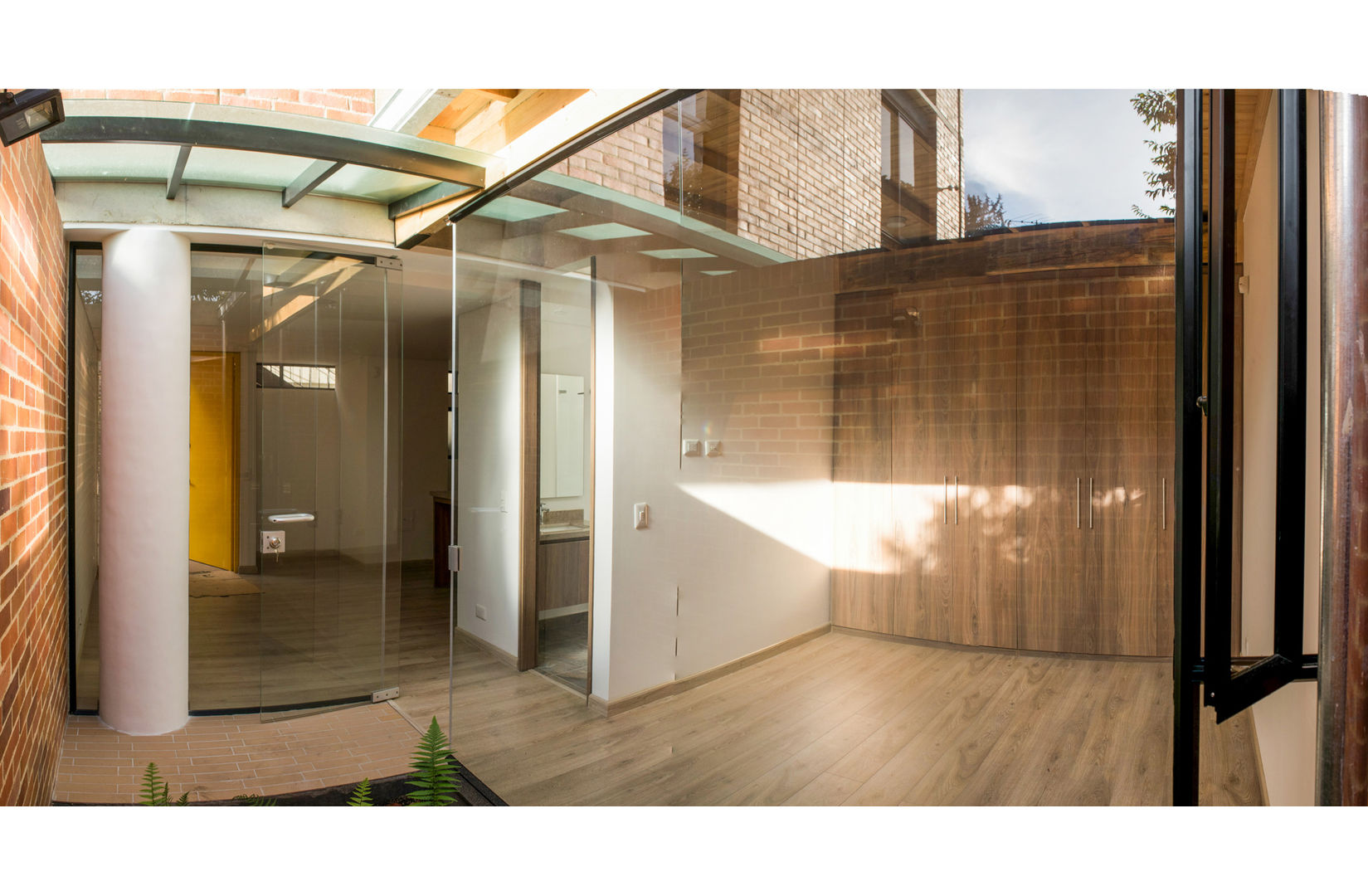 Multifamiliar Interior 8, ENSAMBLE de Arquitectura Integral ENSAMBLE de Arquitectura Integral Giardino minimalista