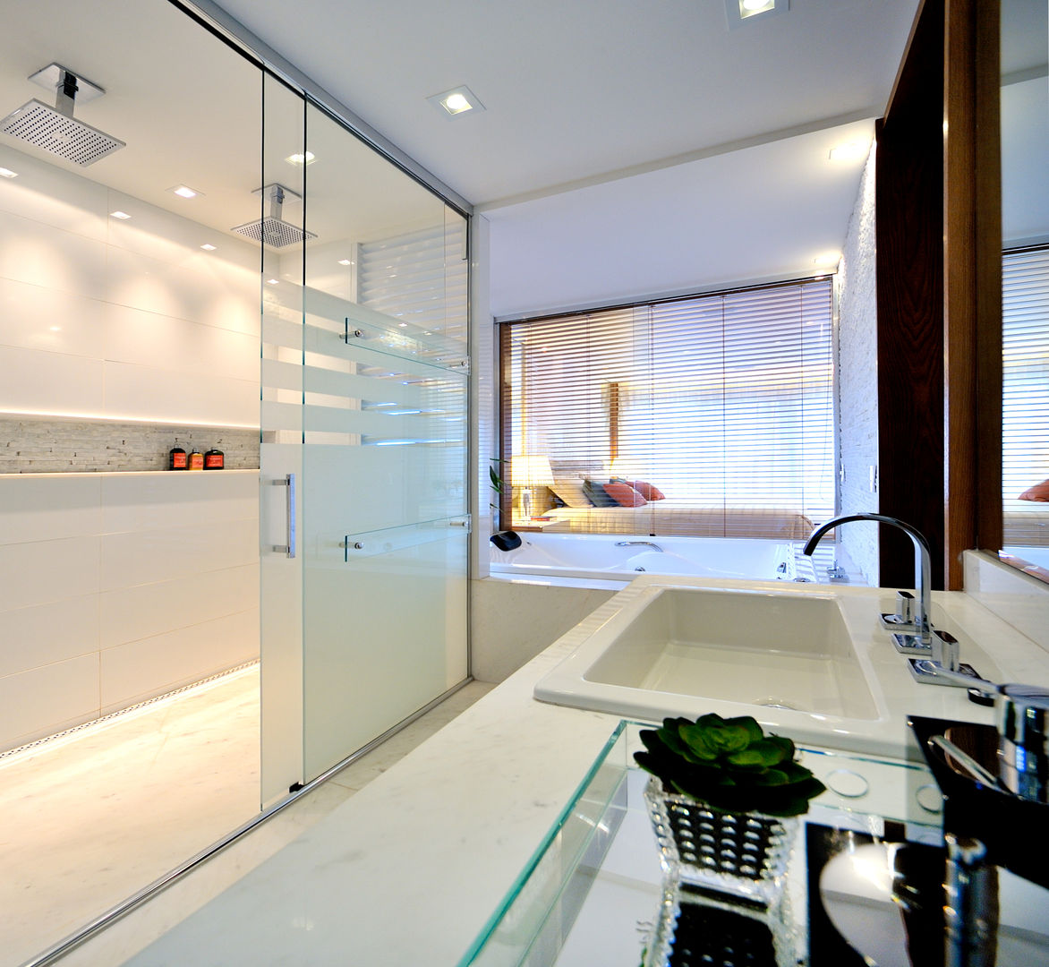 Residência RK, Chris Brasil Arquitetura e Interiores Chris Brasil Arquitetura e Interiores ห้องน้ำ