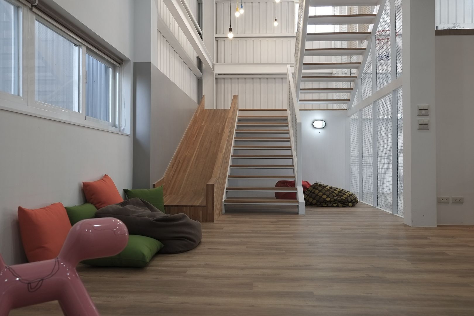 Weekend House, 構築設計 構築設計 Minimalist corridor, hallway & stairs