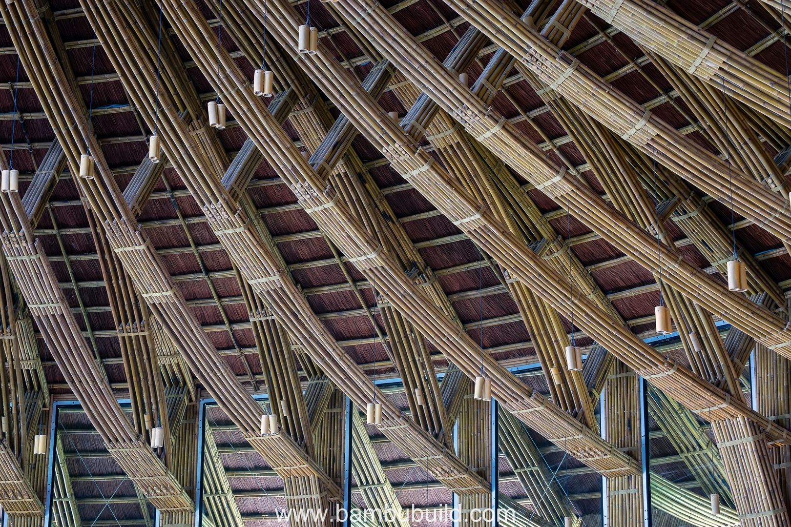 Nhà hàng tre Serena (Serena bamboo restaurant), BAMBU BAMBU Espacios comerciales Restaurantes