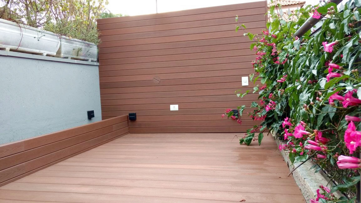 Deck e Painel em Madeira Plástica, Ecopex Ecopex Paredes y pisos de estilo rústico Compuestos de madera y plástico