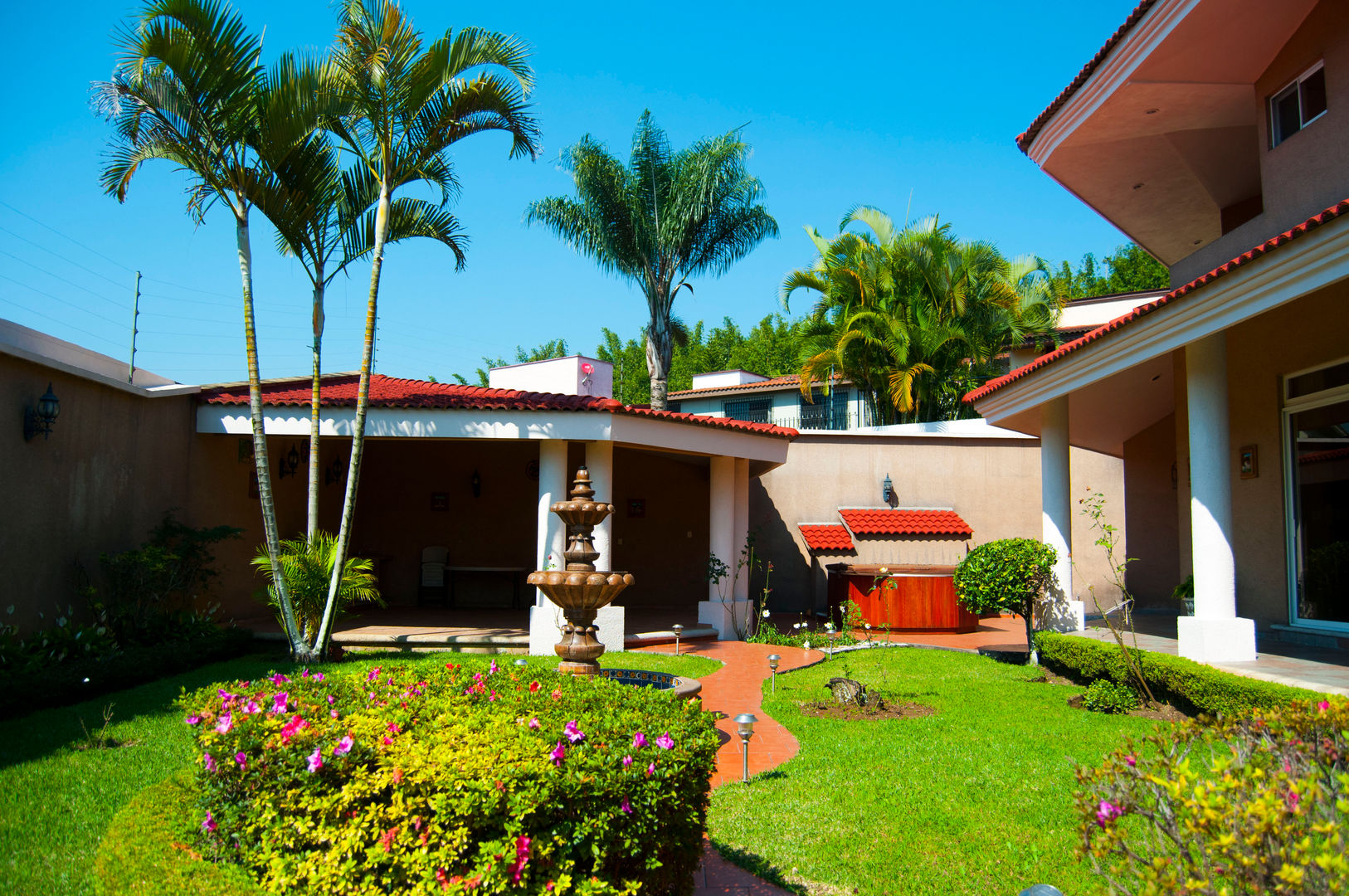 Casa habitación en Veracruz, México, escala1.4 escala1.4 Vườn phong cách hiện đại