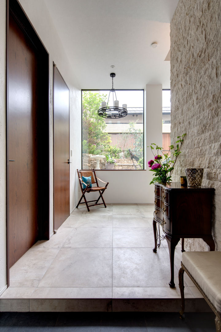 自然を感じる家, TERAJIMA ARCHITECTS／テラジマアーキテクツ TERAJIMA ARCHITECTS／テラジマアーキテクツ Modern Corridor, Hallway and Staircase