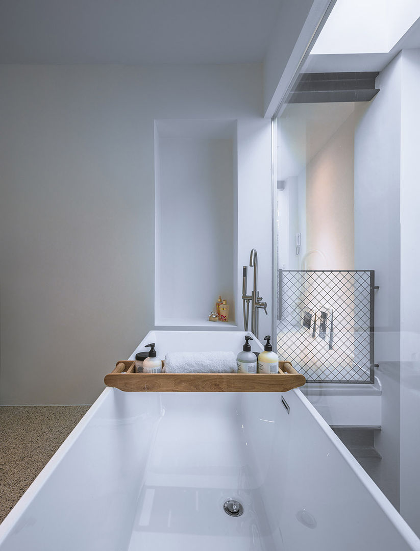 Loft Sixty-Four, EVA architecten EVA architecten Modern bathroom