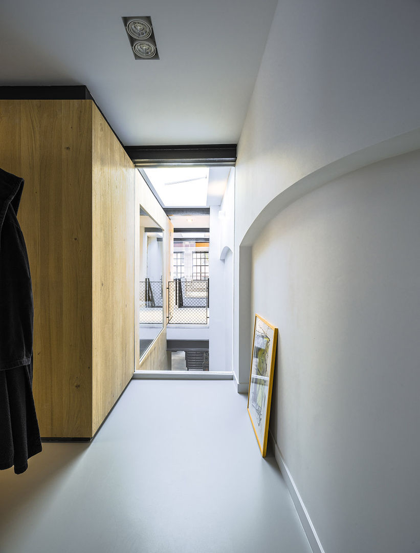 Loft Sixty-Four, EVA architecten EVA architecten Modern Bedroom