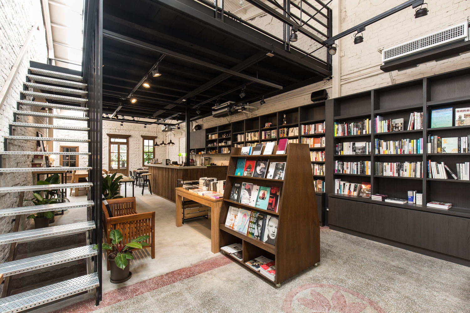 獨立書店：浮光, Z+SQUARE DESIGN / 正工設計 Z+SQUARE DESIGN / 正工設計 พื้นที่เชิงพาณิชย์ Commercial Spaces