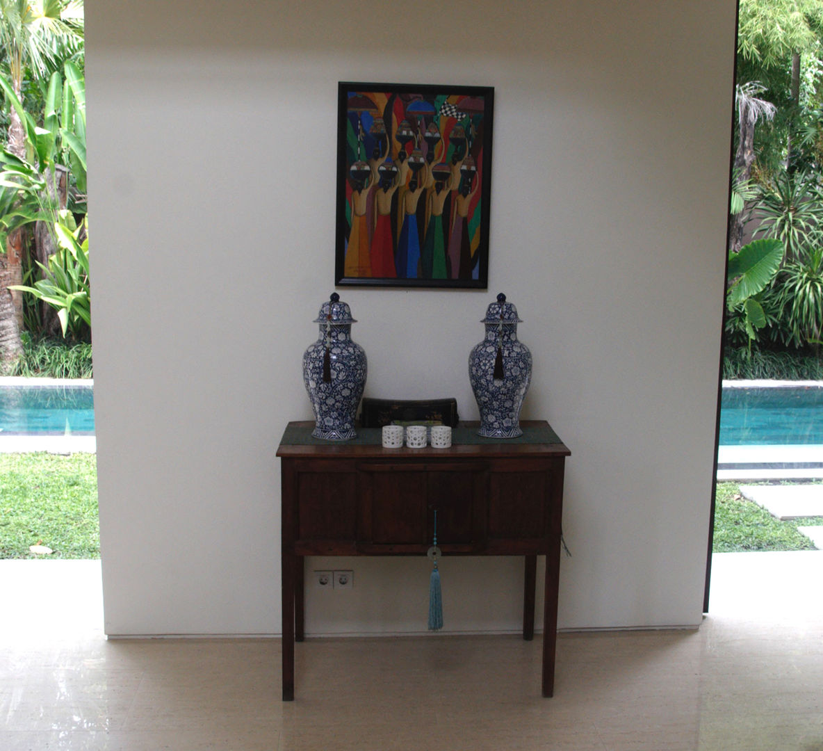 Halekulani Villa, Seminyak Bali Indonesia, Credenza Interior Design Credenza Interior Design Коридор Аксесуари та прикраси