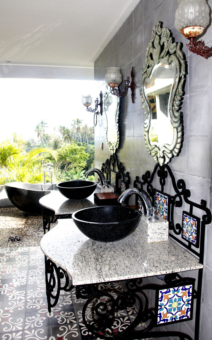 wrought iron bathroom vanity Credenza Interior Design Kamar Mandi Gaya Eklektik Decoration