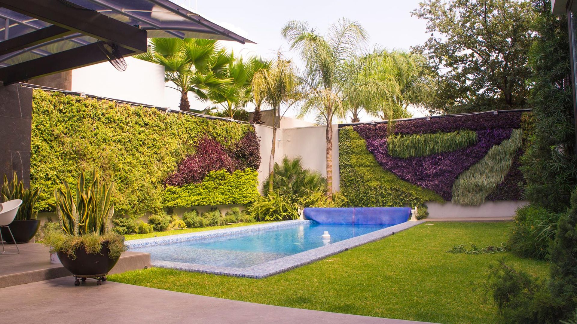 Jardín Vertical "Cromosomas", MÁS HÁBITAT MÁS HÁBITAT Modern garden