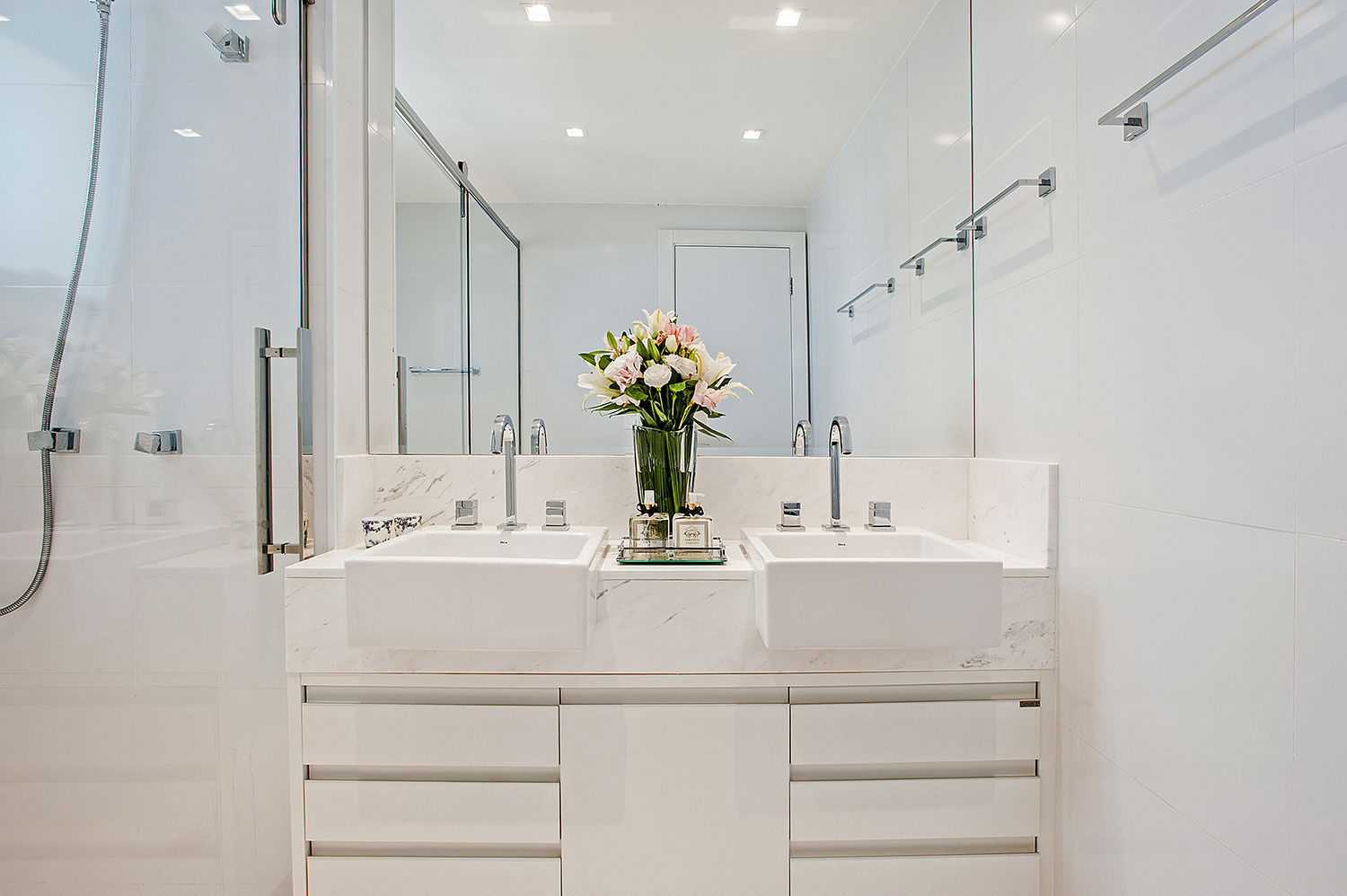 Apto NN_ 120m², Carolina Kist Arquitetura & Design Carolina Kist Arquitetura & Design Modern bathroom